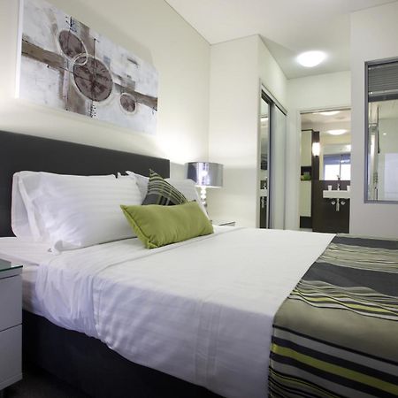 Monaco Caloundra Aparthotel Bagian luar foto