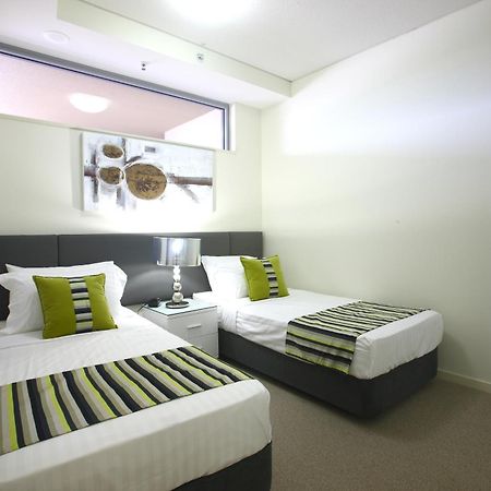 Monaco Caloundra Aparthotel Bagian luar foto