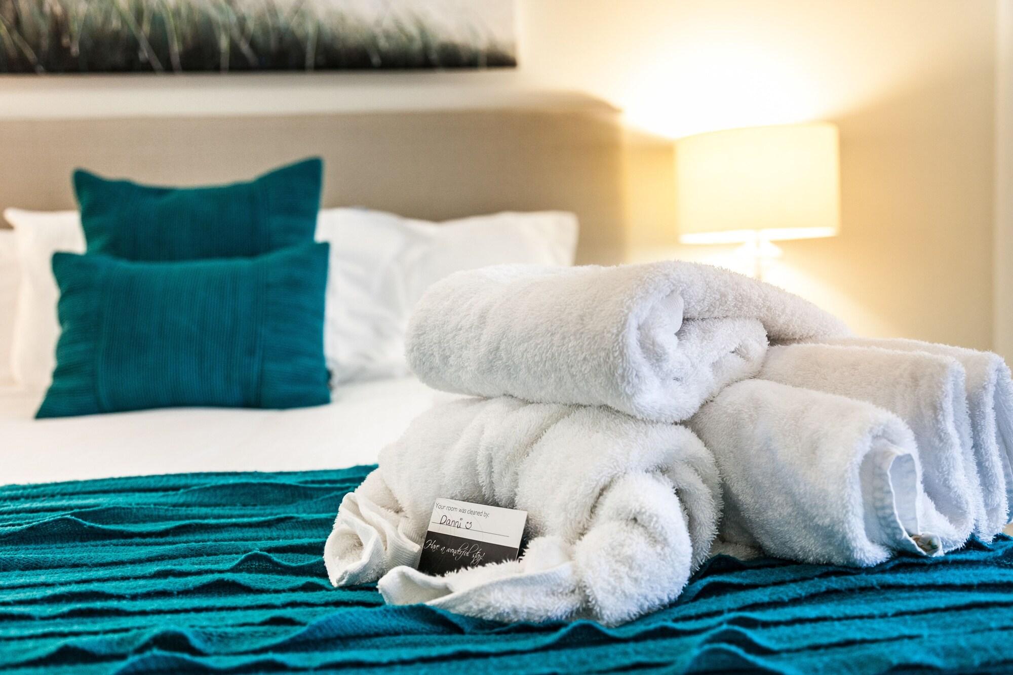 Monaco Caloundra Aparthotel Bagian luar foto