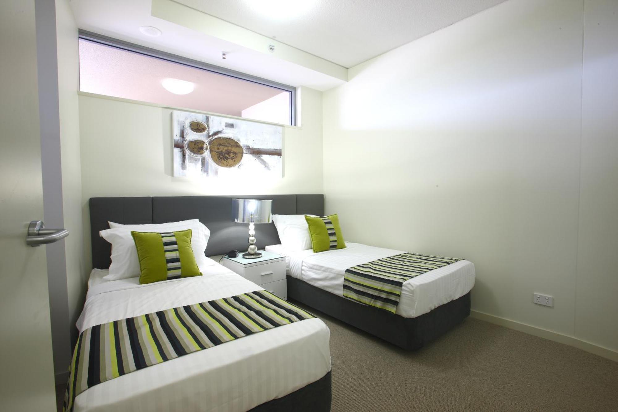 Monaco Caloundra Aparthotel Bagian luar foto