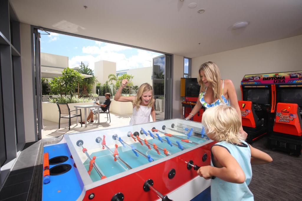 Monaco Caloundra Aparthotel Bagian luar foto