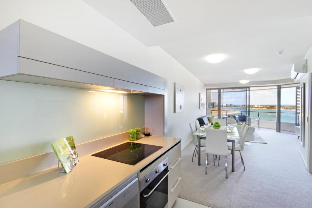 Monaco Caloundra Aparthotel Ruang foto
