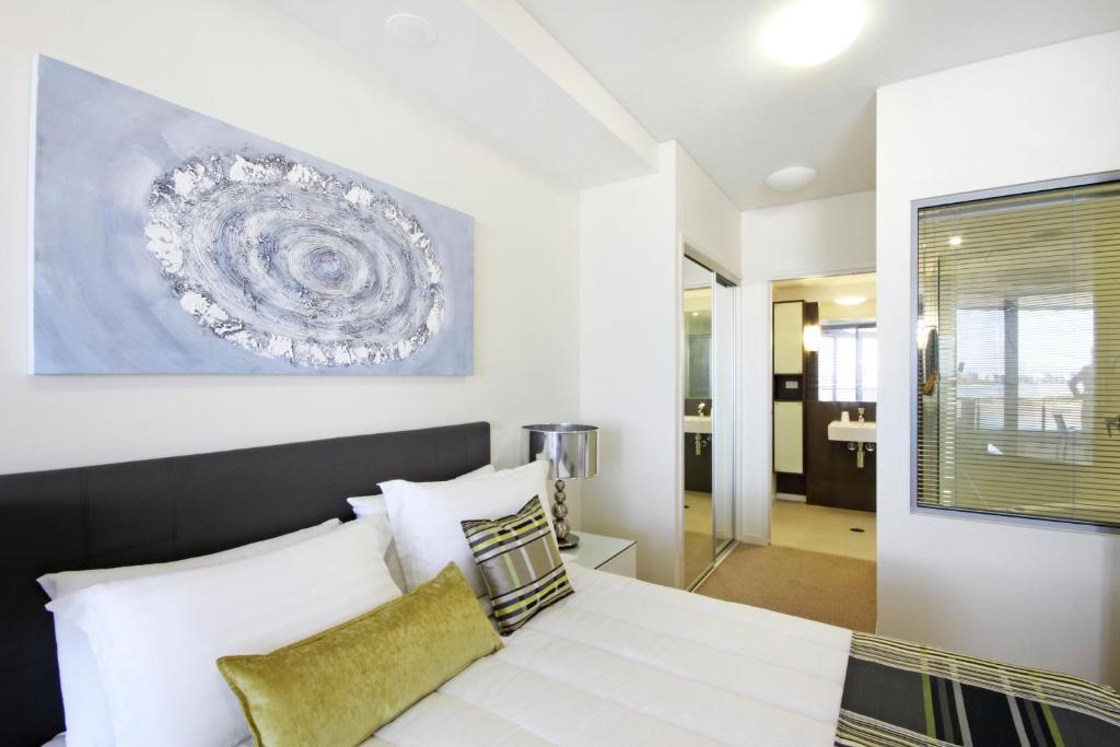 Monaco Caloundra Aparthotel Ruang foto