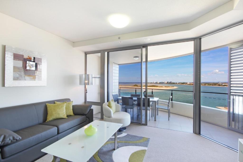 Monaco Caloundra Aparthotel Bagian luar foto