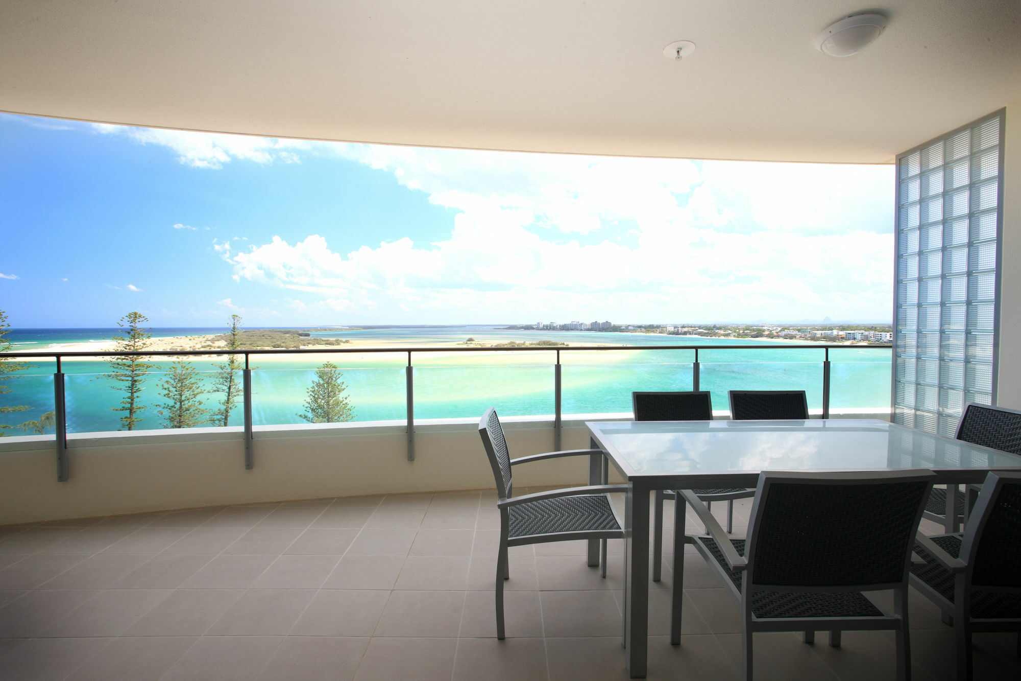 Monaco Caloundra Aparthotel Bagian luar foto